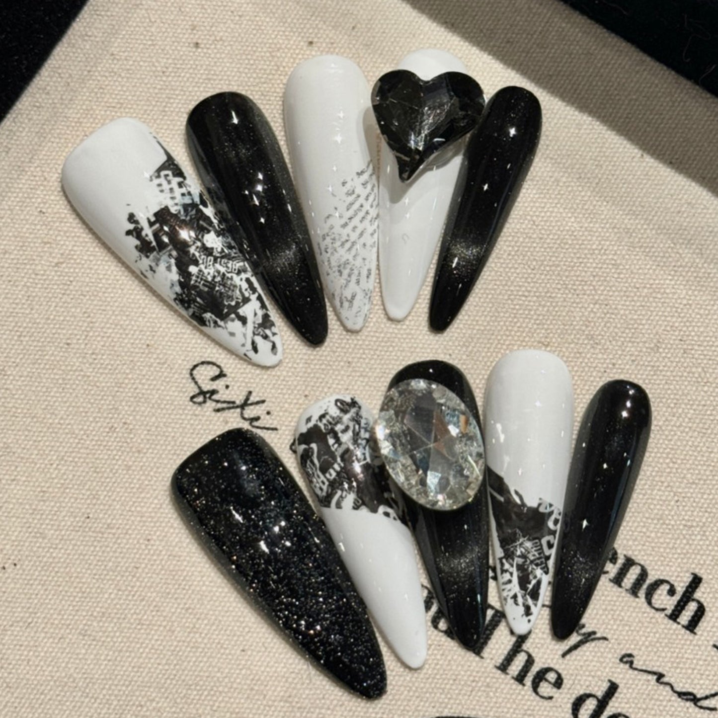 TheMore Crazy 100% Handcrafted Premium Press-On Nails [N025]