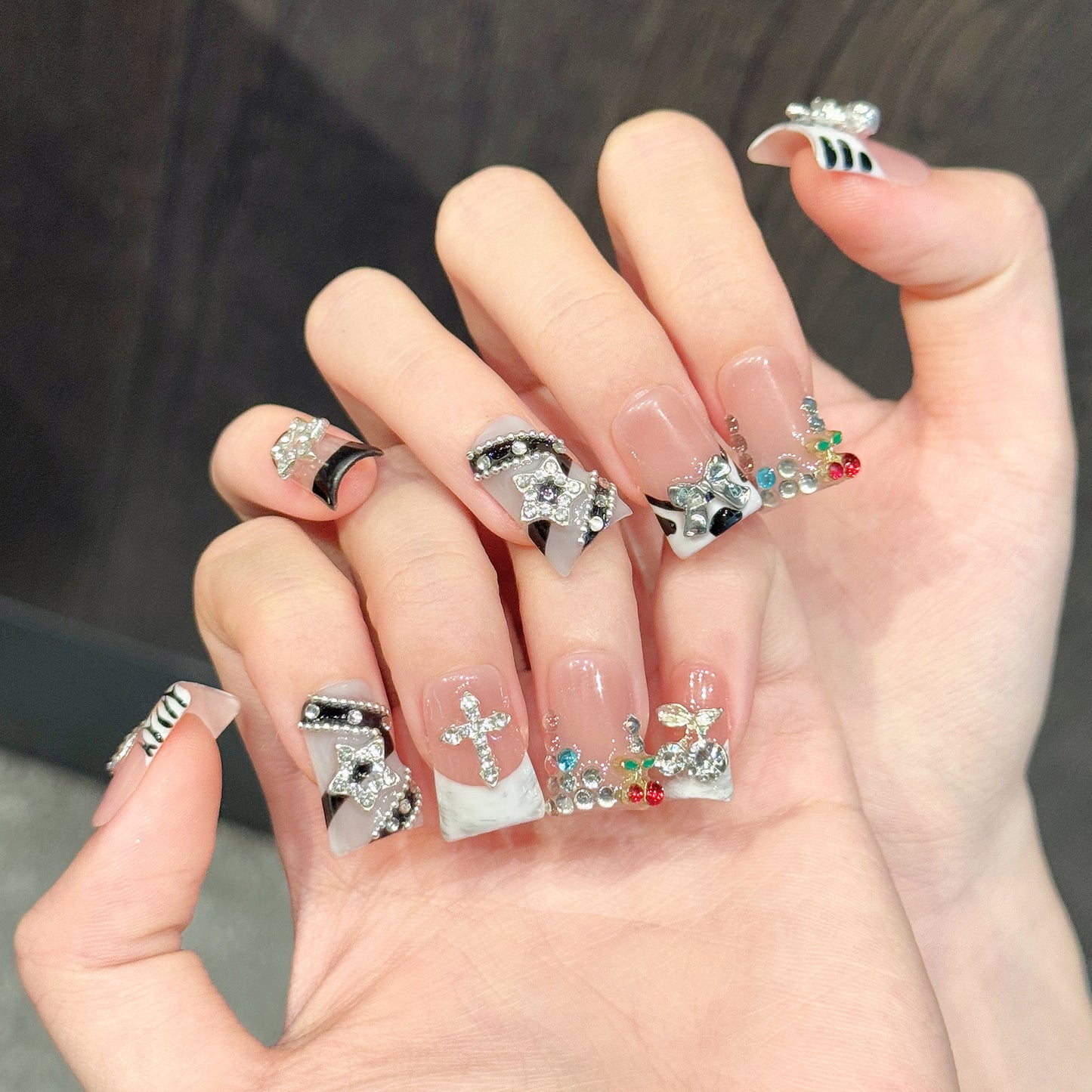 TheMore Crazy 100% Handcrafted Premium Press-On Nails [N088]