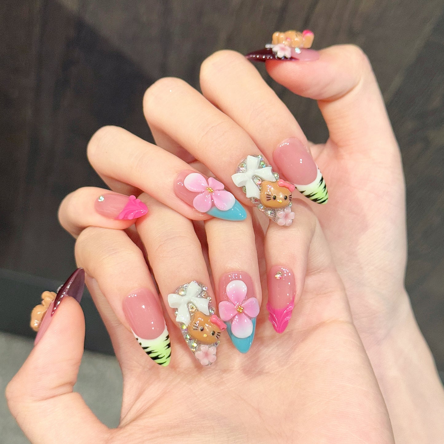 TheMore Crazy 100% Handcrafted Premium Press-On Nails [N098]
